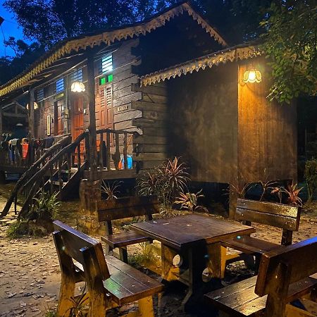 Rustic Chalet - Dahlia N Mawar At Sedim Vista クリム エクステリア 写真