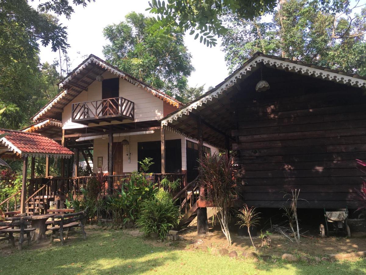 Rustic Chalet - Dahlia N Mawar At Sedim Vista クリム エクステリア 写真