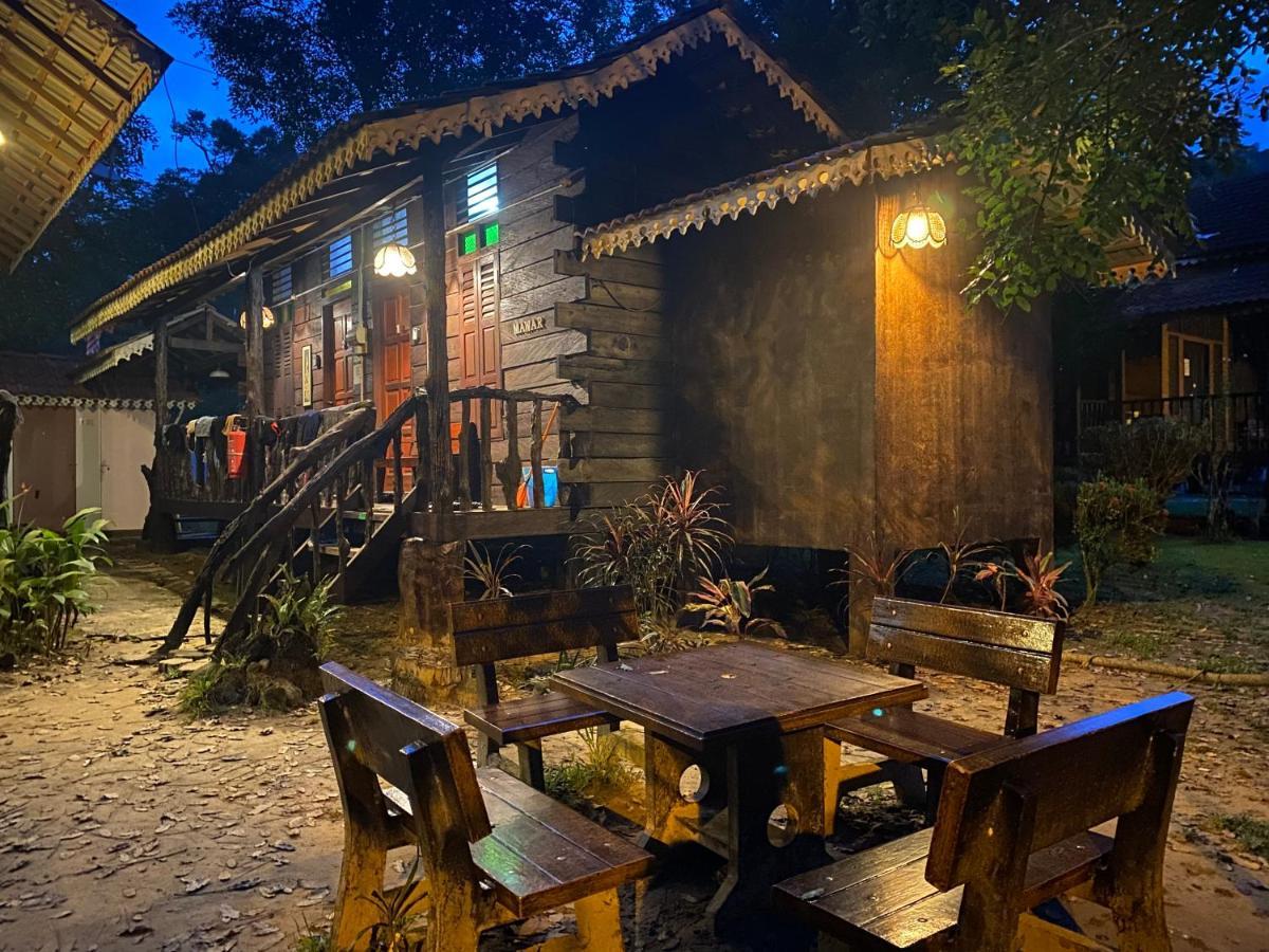Rustic Chalet - Dahlia N Mawar At Sedim Vista クリム エクステリア 写真